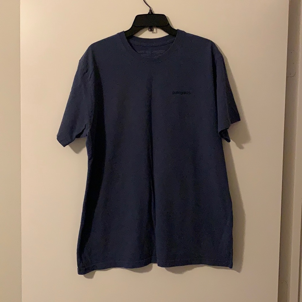 Men’s navy size XL Patagonia Tshirt